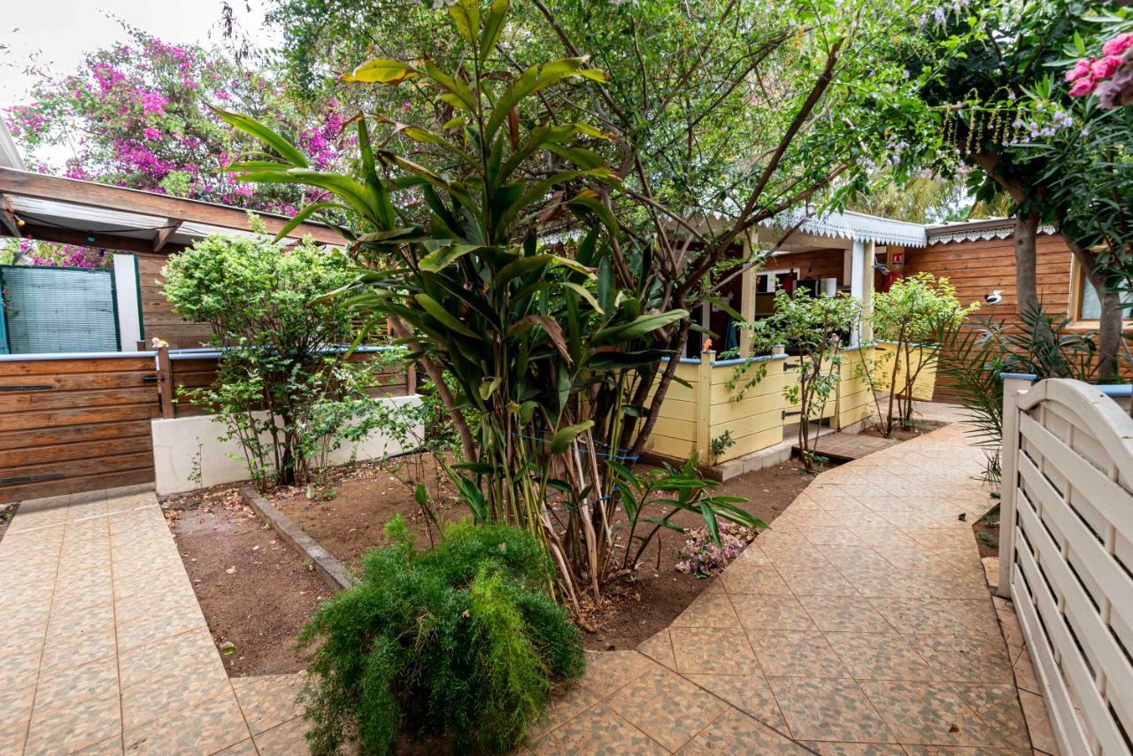 Hotel Coco Island Saint-Gilles Les Bains Exterior photo