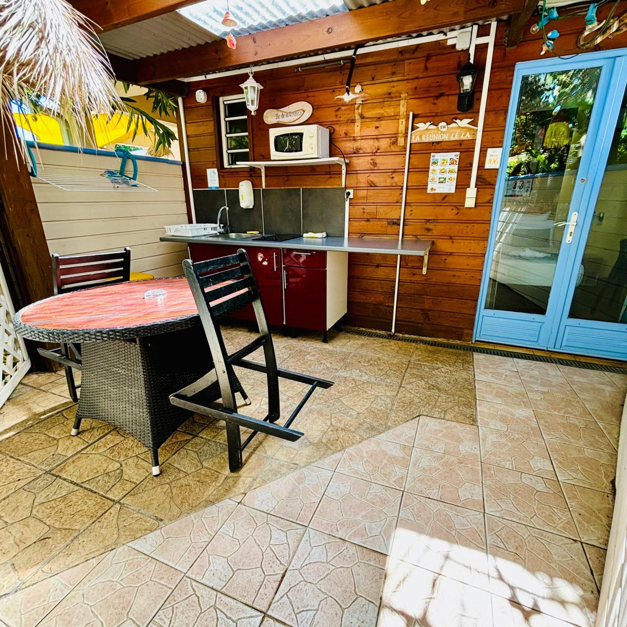 Hotel Coco Island Saint-Gilles Les Bains Exterior photo